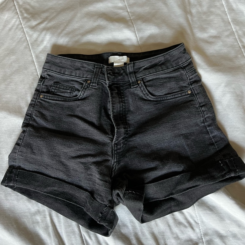H&M high waisted black shorts size 4